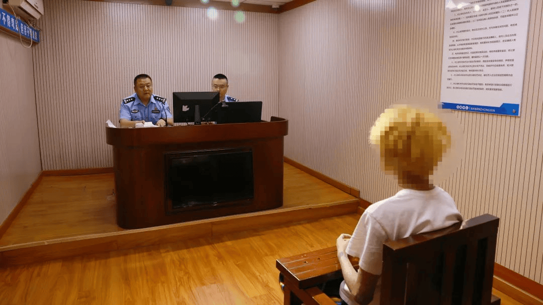 皇冠信用网在线申请_加油站内砸车打人皇冠信用网在线申请，23名嫌疑人被临沂警方抓获